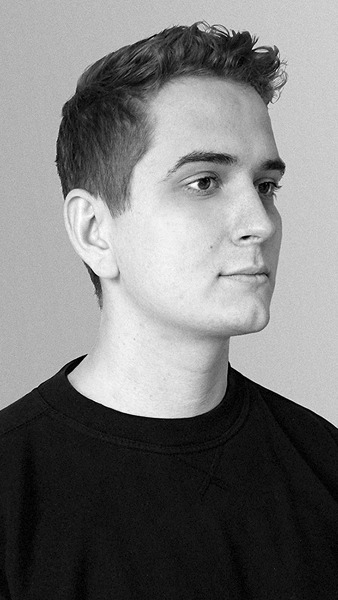 ウクライナ　アーティスト　Vasya Kolotu