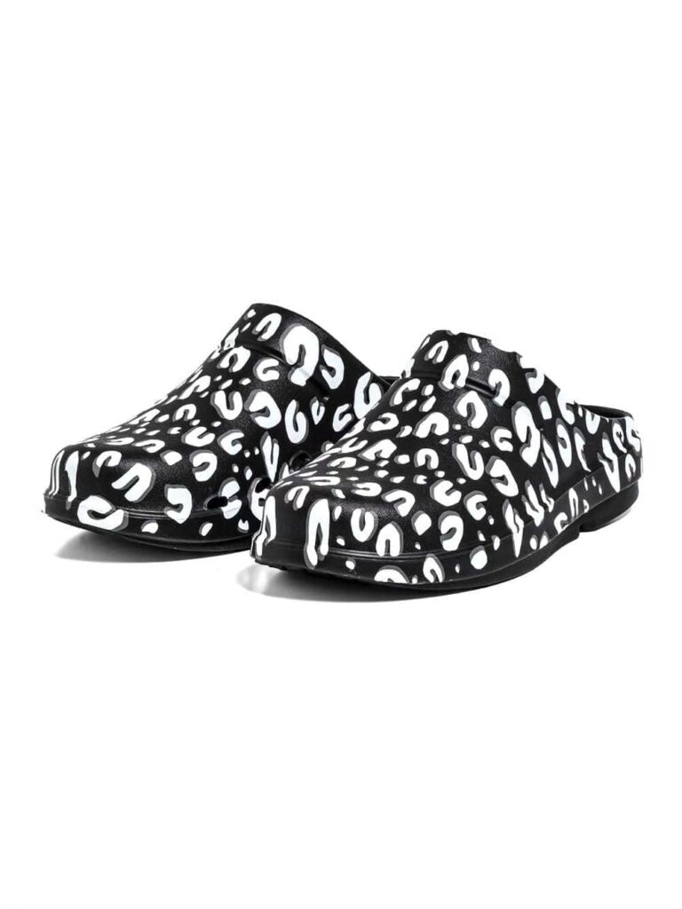 TAKAHIROMIYASHITATheSoloist. タカヒロミヤシタザソロイスト.　OOFOS ウーフォス サンダル