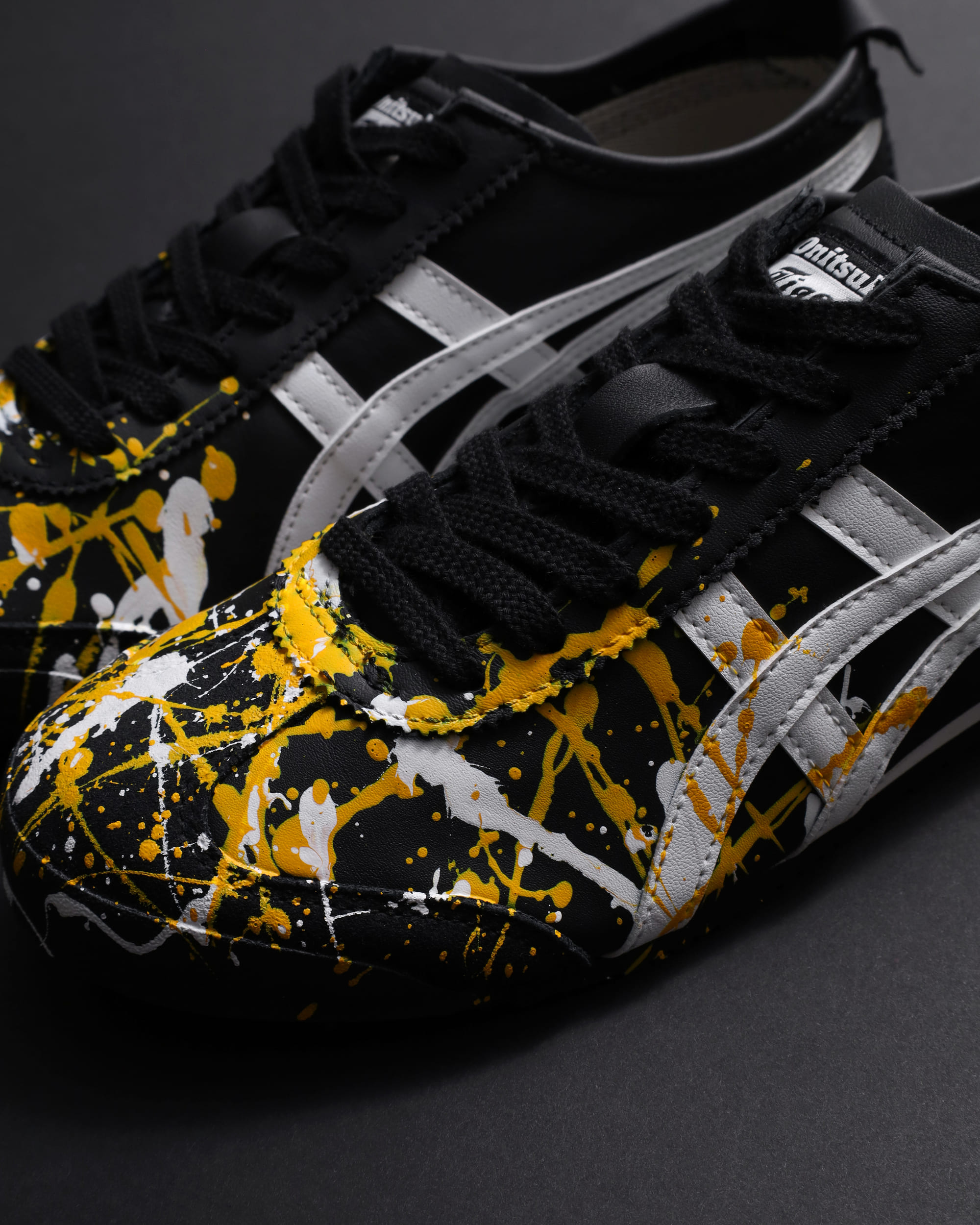 COMME des GARÇONS HOLIDAY Campaign 2025 HOLIDAYS WITH Onitsuka Tiger コム デ ギャルソン　オニツカタイガー